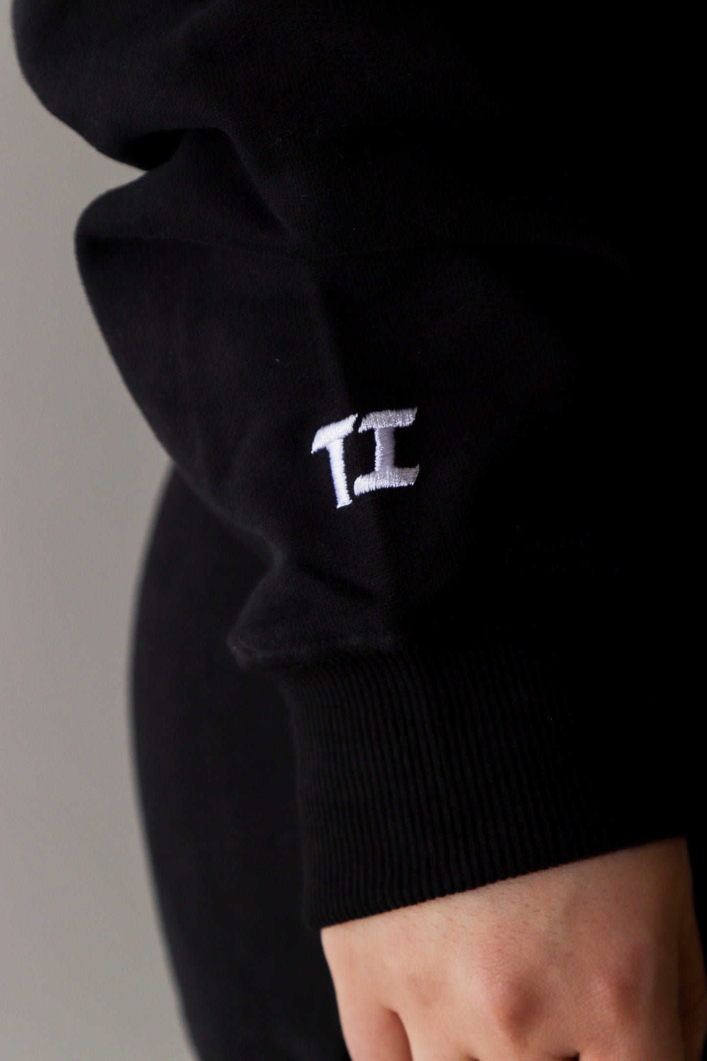 Onyx Power Crewneck