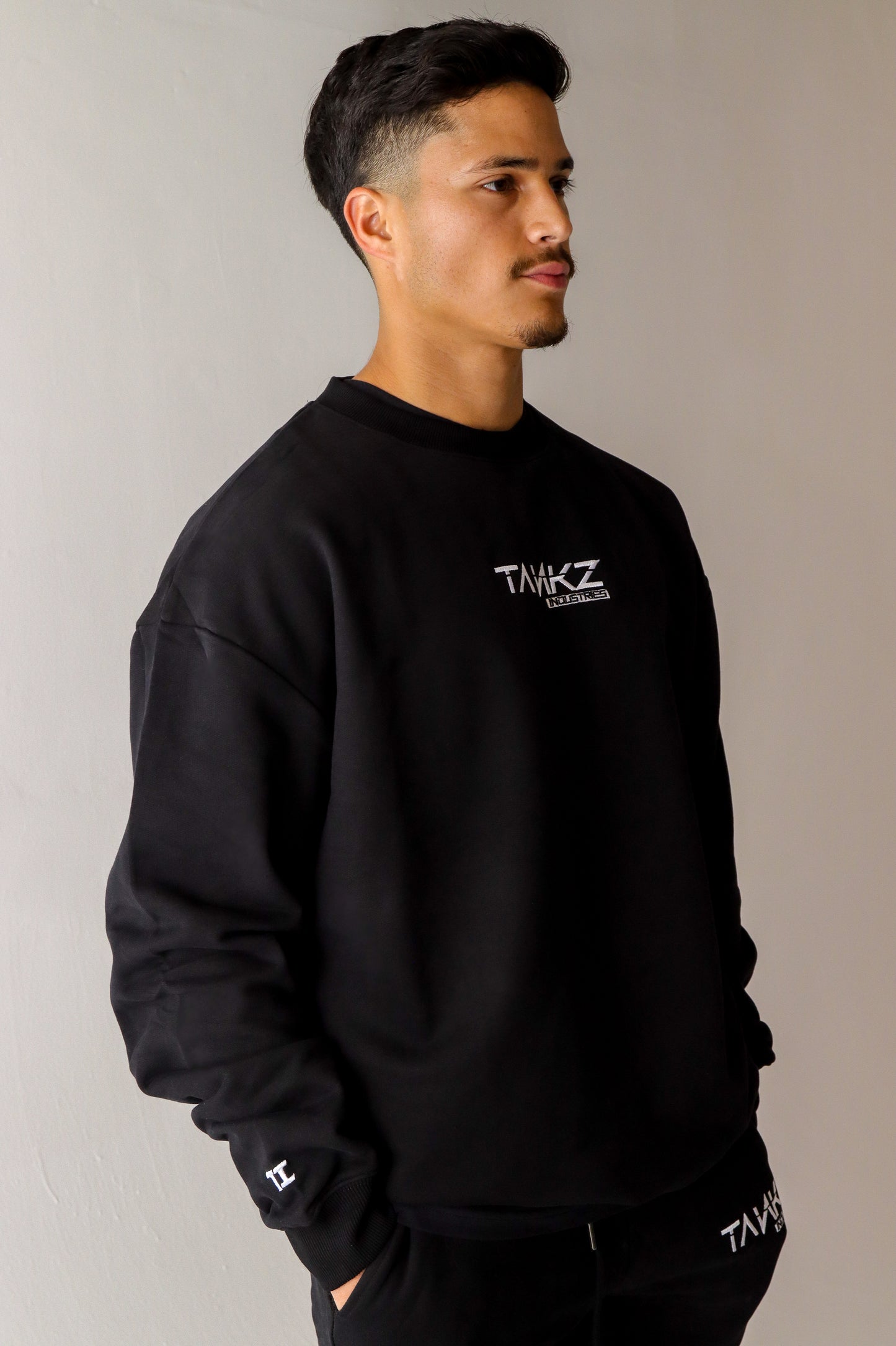 Onyx Power Crewneck