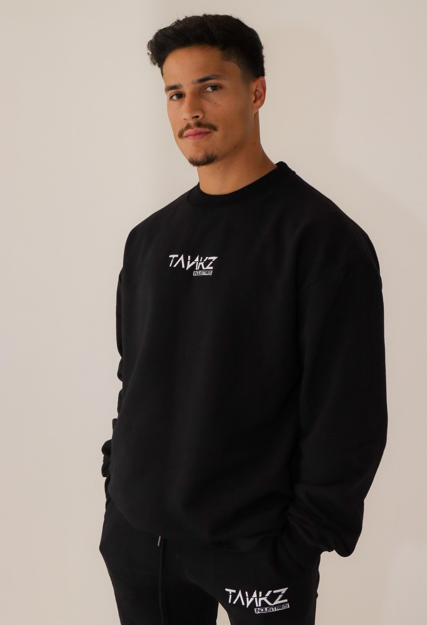 Onyx Power Crewneck